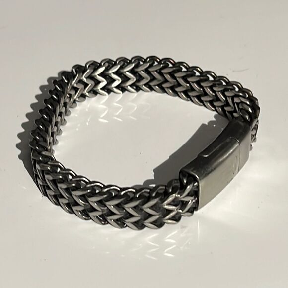 Dark Silver Tone Metal Bracelet with Magnetic Closure - Picture 7 of 11